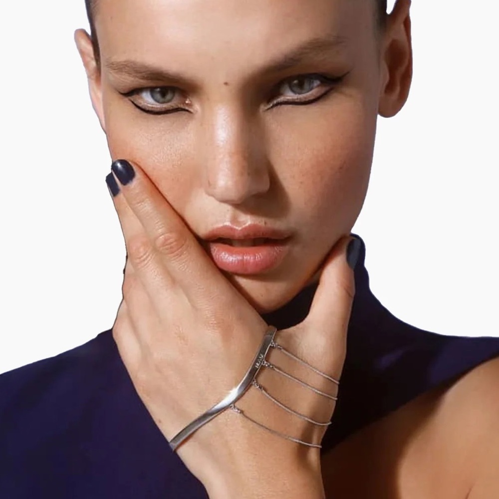 MAM Hand Cuff Wrap with Chains
